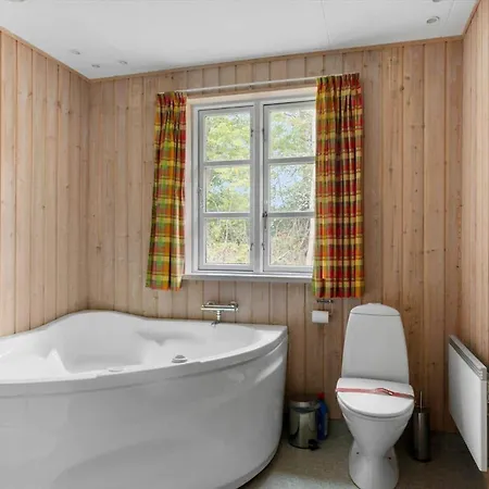 1450-aakirkeby-sjostauan-3 * Vester Somarken
